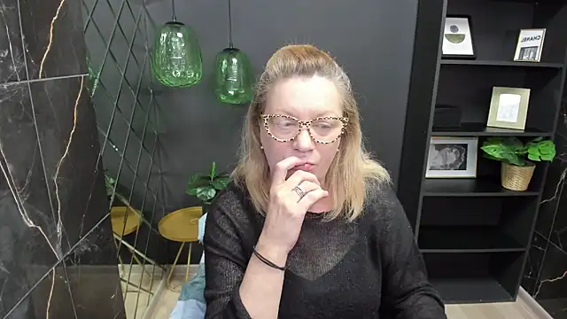 LeaPure online show from 03.01.25