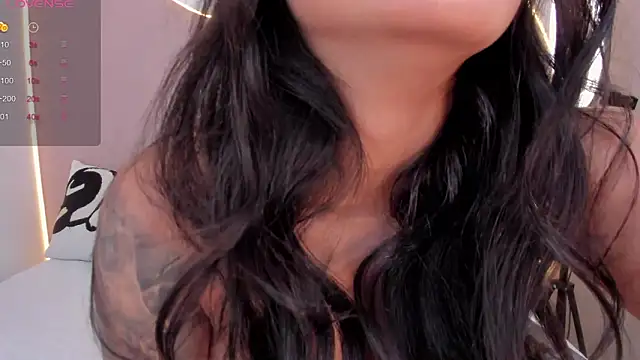 Snapshot of EllieMitchell chatting on 03.09.26 EllieMitchell online show from 03.09.26