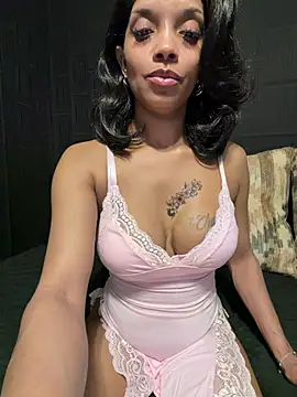 Snapshot of Rakiyahcharms chatting on 06.06.26 Rakiyahcharms online show from 06.06.26