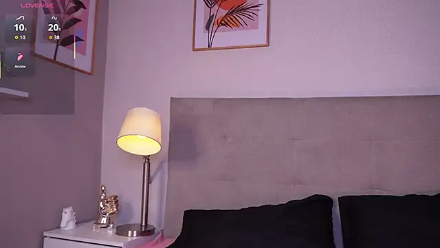 cinnamon afrodit online show from 11.29.25