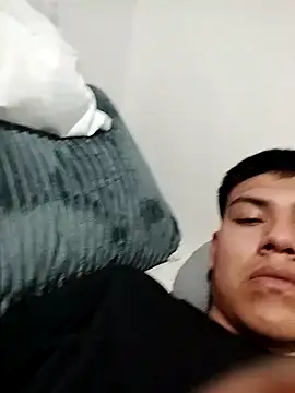 Snapshot of mikeeeeeell chatting on 12.23.25 mikeeeeeell online show from 12.23.25