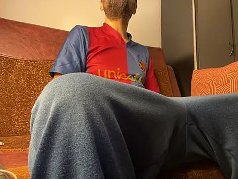 Snapshot of MarkReeds chatting on 02.04.25 MarkReeds online show from 02.04.25