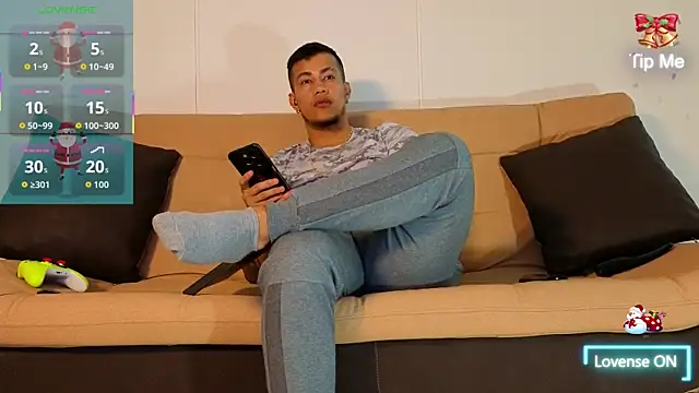 CRAZYBOYLOVE online show from 12.20.25