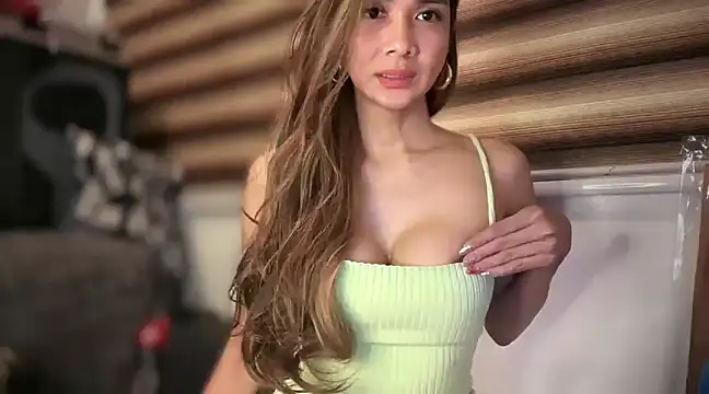 Snapshot of bigsurpriseforyou chatting on 01.05.25 bigsurpriseforyou online show from 01.05.25