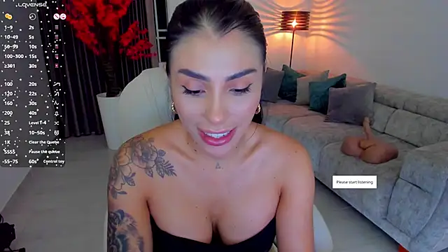 Snapshot of Sarah_Stone_ chatting on 02.25.25 Sarah Stone online show from 02.25.25
