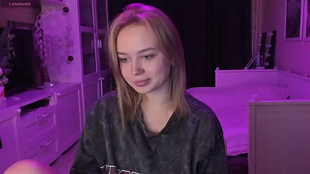 Snapshot of MaryDreaminess chatting on 01.19.25 MaryDreaminess online show from 01.19.25