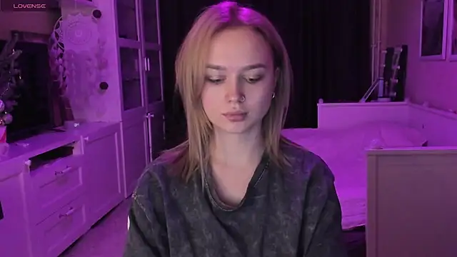 Snapshot of MaryDreaminess chatting on 01.19.25 MaryDreaminess online show from 01.19.25