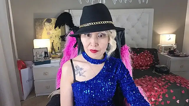Snapshot of RoxalanaStar chatting on 06.12.26 RoxalanaStar online show from 06.12.26