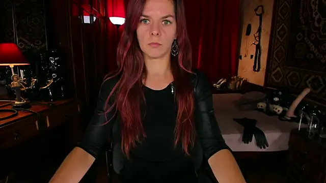 Snapshot of MargoTigress chatting on 10.24.25 MargoTigress online show from 10.24.25