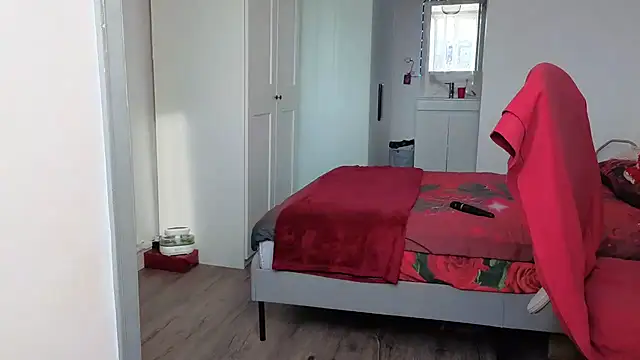 Snapshot of HotSpicyGujju chatting on 12.02.25 HotSpicyGujju online show from 12.02.25