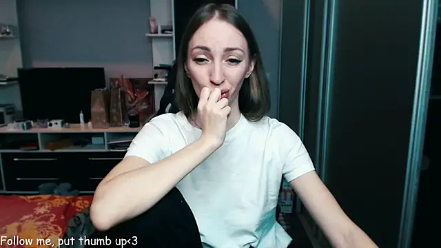 Snapshot of Natalimeowks chatting on 12.29.24 Natalimeowks online show from 12.29.24