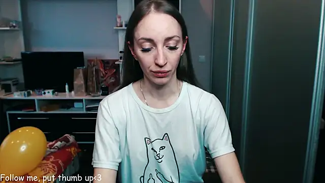 Snapshot of Natalimeowks chatting on 12.31.24 Natalimeowks online show from 12.31.24