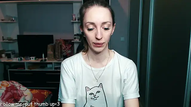 Snapshot of Natalimeowks chatting on 01.01.25 Natalimeowks online show from 01.01.25