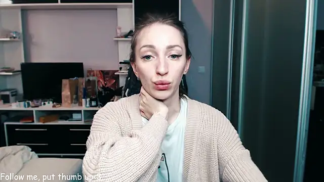 Snapshot of Natalimeowks chatting on 02.16.25 Natalimeowks online show from 02.16.25