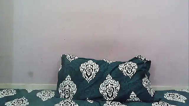 Snapshot of HotyRose chatting on 11.02.25 HotyRose online show from 11.02.25