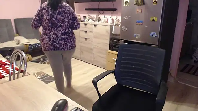 BustyLadyAlma online show from 10.30.25