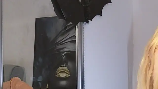 JuliaJuliette online show from 10.28.25