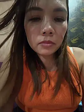 BURBERRY69 online show from 04.25.26