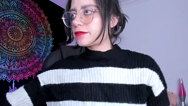 Snapshot of HazelKush chatting on 03.21.25 HazelKush online show from 03.21.25