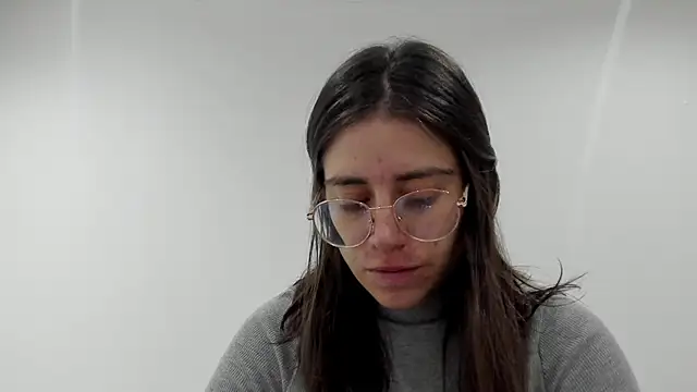 Snapshot of HazelKush chatting on 11.15.25 HazelKush online show from 11.15.25