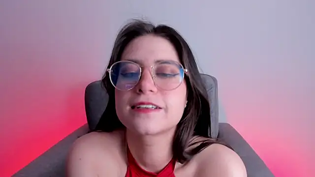 Snapshot of HazelKush chatting on 11.19.25 HazelKush online show from 11.19.25