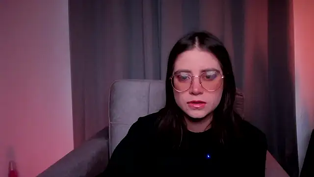 Snapshot of HazelKush chatting on 02.05.26 HazelKush online show from 02.05.26