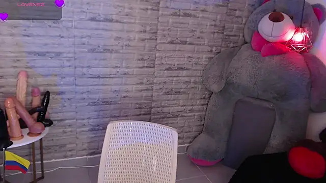 TinnaCobb online show from 07.29.26
