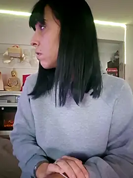 misscectito13 online show from 12.18.25