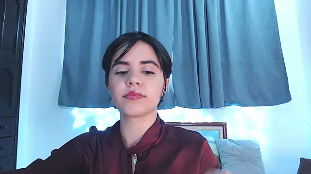 Snapshot of mia_collins_x chatting on 04.11.26 mia collins x online show from 04.11.26