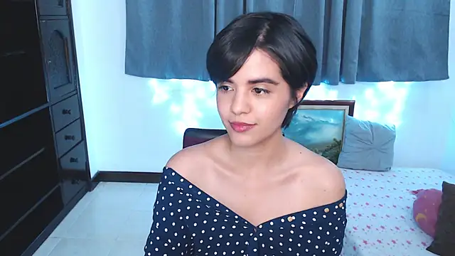 Snapshot of mia_collins_x chatting on 04.17.26 mia collins x online show from 04.17.26