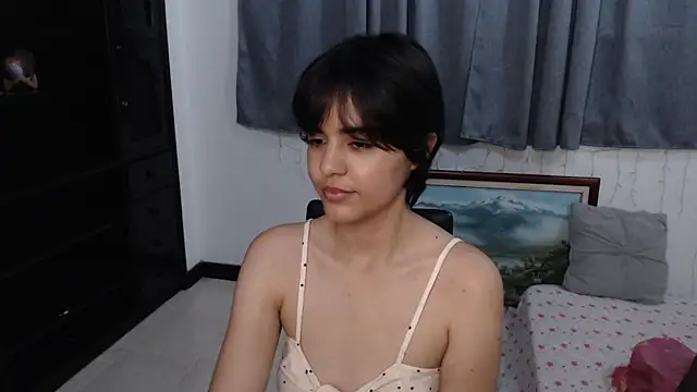 Snapshot of mia_collins_x chatting on 05.12.26 mia collins x online show from 05.12.26