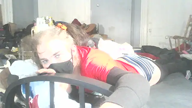 Valarie83 online show from 02.12.25