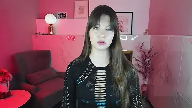 Snapshot of ElizaMild chatting on 11.04.25 ElizaMild online show from 11.04.25