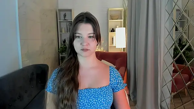 Snapshot of ElizaMild chatting on 12.05.25 ElizaMild online show from 12.05.25