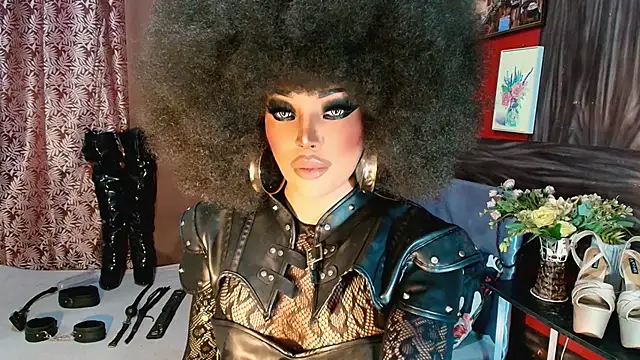 Snapshot of trixxielicious chatting on 02.14.26 trixxielicious online show from 02.14.26