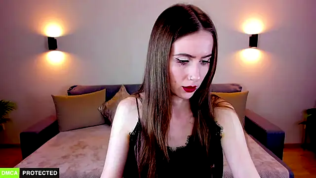 TheWoman   online show from 11.25.25