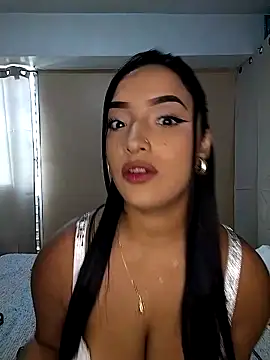 Shantal Lovee online show from 04.29.26