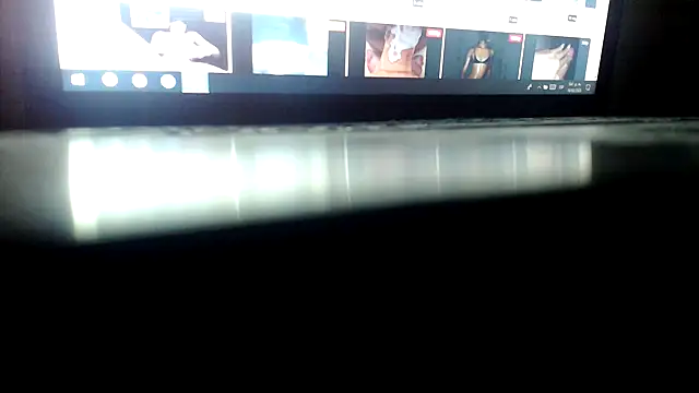 Snapshot of RobertaHott chatting on 03.19.25 RobertaHott online show from 03.19.25