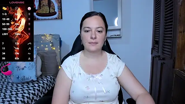 Snapshot of angelaagomez chatting on 05.13.26 angelaagomez online show from 05.13.26