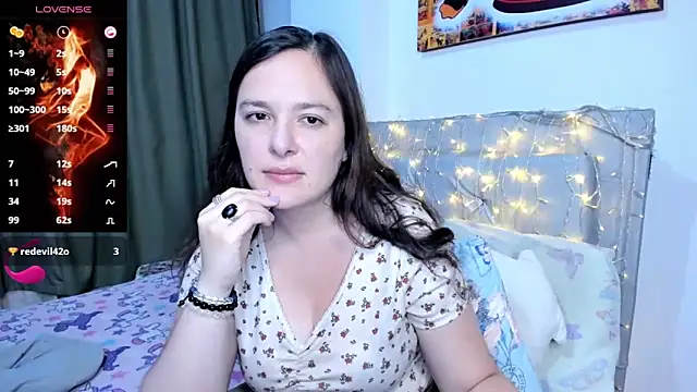 Snapshot of angelaagomez chatting on 05.18.26 angelaagomez online show from 05.18.26