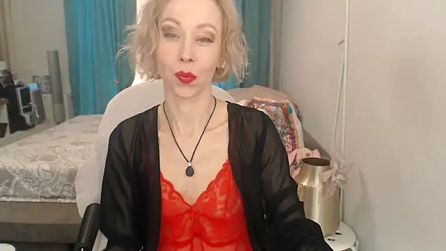 LuxuryNika online show from 05.04.26