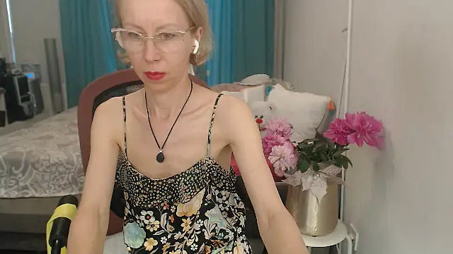 LuxuryNika online show from 06.11.26