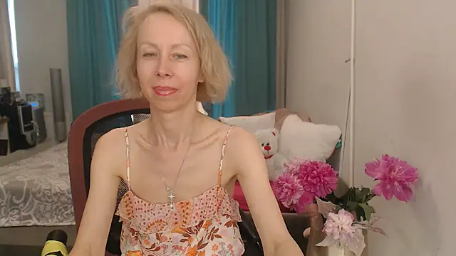 LuxuryNika online show from 06.12.26
