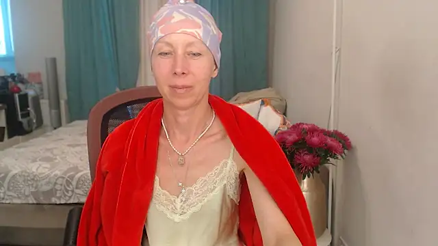Snapshot of LuxuryNika chatting on 07.28.26 LuxuryNika online show from 07.28.26