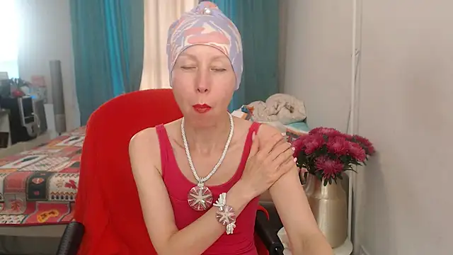 Snapshot of LuxuryNika chatting on 07.30.26 LuxuryNika online show from 07.30.26