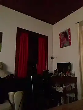 Snapshot of Eze_mole chatting on 10.28.25 Eze mole online show from 10.28.25