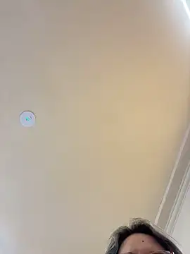 Snapshot of Gatitacarlita chatting on 11.19.25 Gatitacarlita online show from 11.19.25