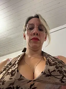 Gatitacarlita online show from 04.30.26