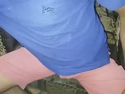 Snapshot of robertocastillo-2017 chatting on 11.04.25 robertocastillo-2017 online show from 11.04.25