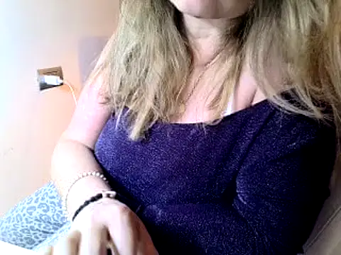 Snapshot of leadileo chatting on 01.18.25 leadileo online show from 01.18.25